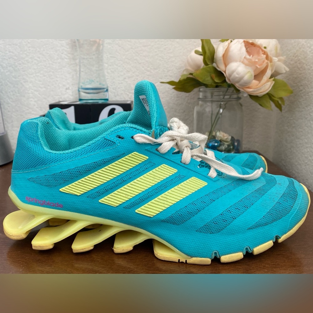 Adidas running shoes / women’s size 8/ in good condition